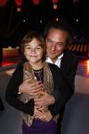Amsterdam 9 december 2008
Opnames voor sterren kinderen dansen op het ijs. Andre v d Toorn met zijn zoon Floris
Peter Smulders bv
