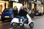 Amsterdam 2 december 2008
Angela v Hulten met Quincy en Justin  Kluivert op vespa scooter.
Peter Smulders bv