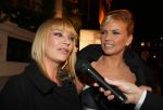 Amsterdam, 30 Oktober 2008 
Uitreiking Beau Monde Awards 2008
Anita Wizier is blij als winnares met haar 