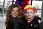 Rotterdam 30 november 2008
Het feest van Sinterklaas in ahoy . Annette Barlo met zoontje
Peter Smulders bv