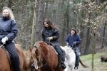 Bosch en Duin 4 december 2008
Belinda Meuldijk en Thiery Duval  op het paard rijden in de bossen bij hun huis in Bosch en duin.
Peter Smulders bv