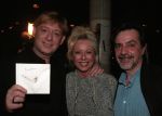 Apeldoorn, 17 Februari 1999
Benny Neyman 25 jaar artiest
Hier op de foto met Bonnie St. Clair en de Griek Nikos Ignatladis