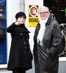 Amsterdam 24 december 2008
Een hoogzwangere Chantal janzen op straat met Guus Verstraete.
Peter Smulders bv