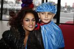 Rotterdam 30 november 2008
Het feest van Sinterklaas in ahoy . Chimene v Oosterhout met zoontje Liam
Peter Smulders bv