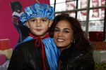 Rotterdam 30 november 2008
Het feest van Sinterklaas in ahoy . Chimene v Oosterhout met zoontje Liam
Peter Smulders bv