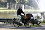 Amsterdam 11 oktober 2008
Chris Zegers op zijn bakfiets in het vondelpark.