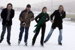 Biddinghuizen 23 december 2008
eerste dag van de film de hel van 63 op de schaatsbaan in Biddinghuizen met Henk Gemser Chris Zegers Cas Jansen en Chava voor in t Holt.
Peter Smulders bv