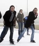 Biddinghuizen 23 december 2008
eerste dag van de film de hel van 63 op de schaatsbaan in Biddinghuizen met Henk Gemser Chris Zegers Cas Jansen en Chava voor in t Holt.
Peter Smulders bv