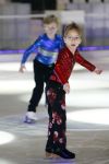 Hilversum 12 december 2007
Christiaan Bauer doet mee aan sterren kinden schaatsen op het ijs. Frans Bauer Mariske Frans en Jan zijn erbij.
Peter Smulders bv