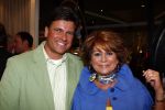 Naarden 1 april 2008
Het arsenaal van Jan des Bouvrie bestaat 15 jaar. Christine Kroonenberg met vriend