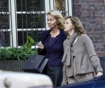 Amsterdam 8 november 2008
Johan Cruijff aan het winekelen met zijn vrouw Danny en dochter Chantal. Daarna gaan ze naar huis.
Peter Smulders bv
