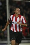 Eindhoven, 20 Oktober 2007
Kompetitiewedstrijd PSV-VVV, eindstand 3-1
Seizoen 2007/2008
Danny Koevermans heeft fescoord en wordt gefeliciteerd door zijn ploeggenoten