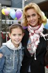 Amsterdam 4 oktober 2008
Premiere Grote Terra in de meervaart. daphne Deckers met dochter Emma
Peter Smulders bv