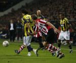 Eindhoven, 23 Oktober 2007
Champions League wedstrijd PSV-Fenerbahce, eindstand 0-0
Seizoen 2007/2008
Deniz Bares in duel met Jan Kromkamp
