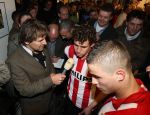 Arnhem, 20 April 2008 Kompetitiewedstrijd Vitesse-PSV, eindstand 0-1 Seizoen 2007/2008
PSV Landskampioen
Dirk Marcellis wordt geintervieuwd door Toine v Peperstraten