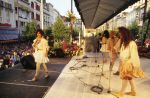 9 Mei 1987 Schiphol Oost Antwerpen Luchthaven, optreden in Antwerpen (Stage ) en optreden s'avonds in Haren ( Groningen ) een dag met de Dolly Dots On Tour met Angela Groothuizen Ria Brieffies Patty Zomer Esther Oosterbeek en Angela Kramers