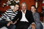 Eemnes 20 oktober 2008
Premiere i love Dries met in de hoofdrollen Dries Roelvink en Rene en Rikkie de Wit. De premiere was bij motel de witte bergen. Dries met zijn zoons
Peter Smulders bv