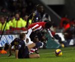 Eindhoven, 8 December 2007 Kompetitie PSV-Roda JC, eindstand 2-4 Seizoen 2007/2008
Edison Mendez in duel met Bodor