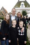 Edam 4 april 2008
Frank de Boer opent samen met zijn vrouw Helen een wwonwinkel in Edam. Zijn 3 kinderen zijn er natuurlijk ook bij.
Peter Smulders bv