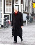 Amsterdam 10 december 2008
Frits Bolkestein wandelend in Amsterdam.
Peter Smulders bv