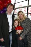 Rotterdam 30 november 2008
Het feest van Sinterklaas in ahoy . Frits Sissing met vrouw en dochters
Peter Smulders bv