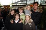 Amsterdam 5 oktober 2008
Premiere Sinterklaas en het geheim van het grote boek in pathe arena. gerard Joling met kinderen
Peter Smulders bv