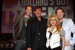 Hilversum26 maart 2008
Perspresentatie Holland's got talent in theater Gooiland met Gerard Joling Patricia Paay Viktor Brand en Henkjan Smits.
Peter Smulders bv