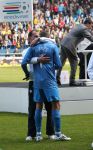 Ferd van Odenhoven
Arnhem, 20 April 2008 Kompetitiewedstrijd Vitesse-PSV, eindstand 0-1 Seizoen 2007/2008
PSV Landskampioen
Doelman Heurelho gomes samen met fysiotherapeut Ferd v Odenhoven