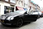 Amsterdam 29 maart 2008
Gordon met zijn bentley cabrio op de pc hooftstraat.
Peter Smulders bv