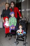 Rotterdam 25 november 2007
Premiere Feest van sinterklaas in ahoy. Guus Meeuwis met zijn vrouw Valerie en drie kinderen