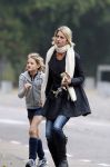 Laren 27 oktober 2007
Heleen Kolff met haar dochtertje in Laren.