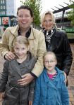 Amsterdam 5 oktober 2008
Premiere Sinterklaas en het geheim van het grote boek in pathe arena. henkjan Smits met vrouw en dochters
Peter Smulders bv