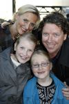 Amsterdam 6 oktober 2008
Premiere film huis Anubis in de theaterfabriek. henk jan Smits met vrouw en kinderen
Peter Smulders bv