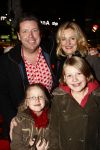 Amsterdam 9 december 2008
Premiere High school musical 3 in pathe arena. Henkjan Smits met vrouw en dochters
Peter Smulders bv