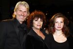 Amsterdam 10 oktober 2008
Premiere Sunset Boulevard in Carre. Henriette Tol met man en dochter
Peter Smulders bv
