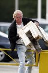 Amsterdam/aalsmeer 4 oktober 2008
Jack Spijkerman doet boodschappen bij tuincentrum.
Peter Smulders bv