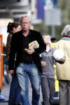 Amsterdam 8 oktober 2008
Jack Spijkerman op zij 60e verjaardag aan het winkelen met zijn zoon Joska.
Peter Smulders bv