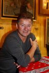 Volendam 18 november 2008
Er kmt een real life soap over volendamet oa Nick en Simon Ruud Gerda Jan en Monique Smit Jan Keizer Jack Veerman met vrouw Jaap Aloys en Alice Buys. Richarda v Kasbergen geeft rondleidingen in Volendam
Peter Smulders bv