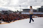 Amsterdam 30 april 2008
Het eerste optreden van Jan Smit na zijn operatie tijdens het radio 538 spektakel op koninginnedag. Jan heeft 8 maanden niet mogen zingen . Yolanthe Cabau v Kasbergen was er natuurlijk bij.
Peter Smulders bv