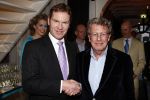 Naarden 1 april 2008
Het arsenaal van Jan en Monique des Bouvrie bestaat 15 jaar. Jan met Peter Rehwinkel
Peter Smulders bv