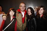 Amsterdam 9 december 2008
Premiere High school musical 3 in pathe arena. Jeroen v Inkel met dochters 
Peter Smulders bv