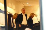 Amsterdam 8 november 2008
Johan Cruijff aan het winekelen met zijn vrouw Danny en dochter Chantal. Daarna gaan ze naar huis.
Peter Smulders bv