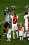 Amsterdam, 30 Januari 2008 Kompetitiewedstrijd AJAX-PSV, eindstand 0-2
Seizoen 2007/2008
John Heitinga met zijn jongste broertje Joey Heitinga