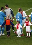 Amsterdam, 30 Januari 2008 Kompetitiewedstrijd AJAX-PSV, eindstand 0-2
Seizoen 2007/2008
John Heitinga met zijn jongste broertje Joey Heitinga