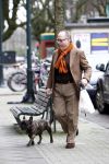 Amsterdam 26 januari 2008
Joop Braakhekke met hond aan het winkelen.