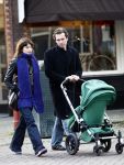 Amsterdam 6 november 2008
Kim v Kooten en haar man Jacob Derwig achter de kinderwagen met hun kindje daarin.
Peter Smulders bv