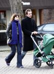 Amsterdam 6 november 2008
Kim v Kooten en haar man Jacob Derwig achter de kinderwagen met hun kindje daarin.
Peter Smulders bv