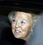 Amsterdam 3 december 2008
Prins Claus prijzen in het ij theater. Aanwezig zijn Koningin Beatrix , Prinses Maxima in tijger print outfit Prins Willem Alexander Mabel Wisse Smit Prins Friso en Prinses Laurentien en Prins Constantijn.
Peter Smulders bv