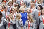 Den Haag 27 augustus 2008
De Olympische medaille winnaars van Peking op het bordes bij Koningin Beatrix. Aanwezig oa Anky v Grunsven Maarten v d Weijden Inge Dekker Marianne Vos Naomi v As Fatima de Moreiro Melo, anky v Grunsven Deborah Gravenstijn...
Peter Smulders bv