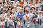 Den Haag 27 augustus 2008
De Olympische medaille winnaars van Peking op het bordes bij Koningin Beatrix. Aanwezig oa Anky v Grunsven Maarten v d Weijden Inge Dekker Marianne Vos Naomi v As Fatima de Moreiro Melo, anky v Grunsven Deborah Gravenstijn...
Peter Smulders bv